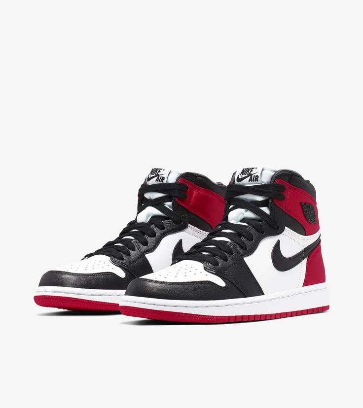 Jordan 1 Retro Black Toe